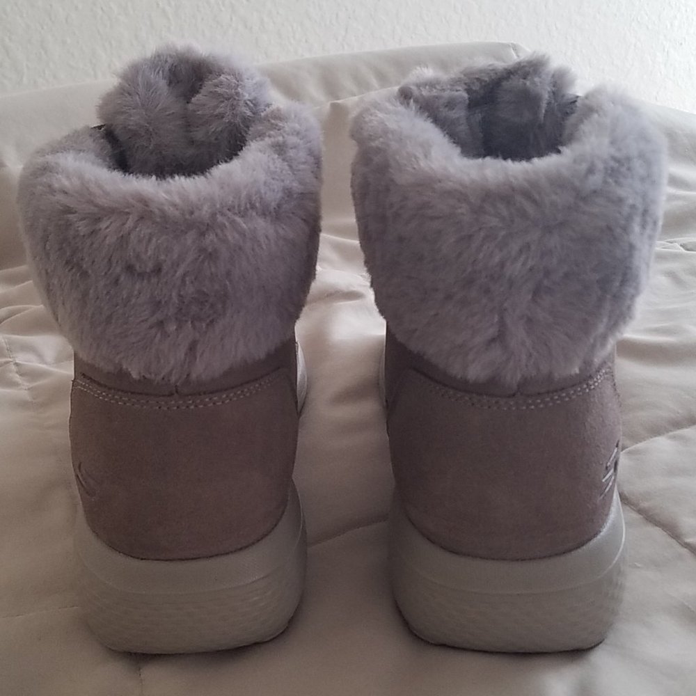 SKETCHERS suede taupe ankle boots, 7.5 M, NWT GOGA MAT Comfort 5th Generation